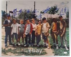 La photo signée 16x20 de The Sandlot avec 8 membres du casting JSA 8 signatures RARE EN SOLDES