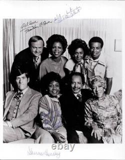 La photographie du casting de la série TV 'The Jeffersons' signée avec des co-signataires