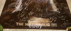 Le Walking Dead 40+ Cast Affiche Signée Photo Jon Bernthal Michael Rooker Comic