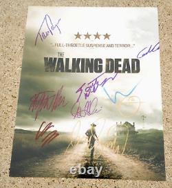 Le casting de THE WALKING DEAD a signé une affiche photo 11x14