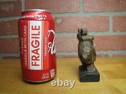 Line Up With Bear (alignement) Art Déco Cast Iron Publicité Paperweight Sign