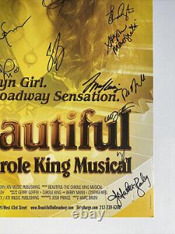 Magnifique La carte de la fenêtre du musical de Broadway de Carole King 14X22 signée par la distribution