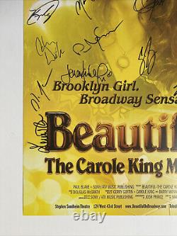 Magnifique La carte de la fenêtre du musical de Broadway de Carole King 14X22 signée par la distribution