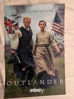 NYCC 2024 Affiche autographiée signée par le casting d'Outlander 11x17 STARZ/Netflix