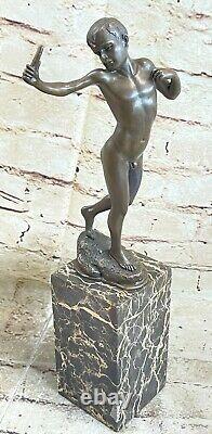 Original Signé Milo Nude Boy Sling Shot Bronze Chaud Cast Sculpture Artisanale