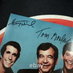 Photo 11x14 signée par le casting de Happy Days avec 7 autographes de Winkler, Howard, Bodley et plus encore JSA