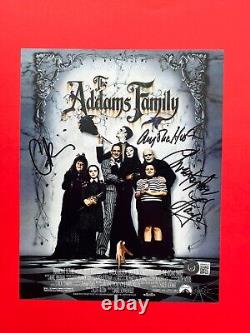 Photo 8x10 signée par la distribution de la famille Addams Beckett COA Christopher Lloyd Ricci Huston