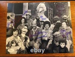 Photo de casting 8x10 signée JSA de Sesame Street McGrath Spinney Delgado Orman des années 1970