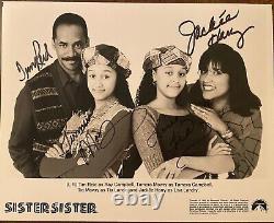 Photo dédicacée signée du casting de Sister Sister, tous les 4 avec certificat d'authenticité Tia Tamera Mowry etc.