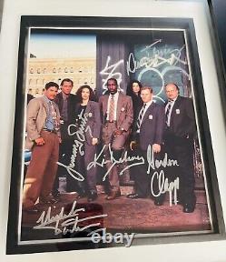 Photo encadrée autographiée du casting de NYPD Blue avec certificat d'authenticité