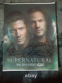 Photo signée du casting de Supernatural 8.5x11 - Autographe signé de Jensen Ackles