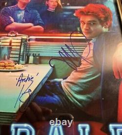 Photo signée et autographiée de Riverdale Cast 11X14 Apa Mendes Petsch Law Reinhart