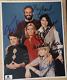 Photo Signée Par Le Casting De Michael J Fox Family Ties - Plus 4 Co-signataires - Coa Global Cert