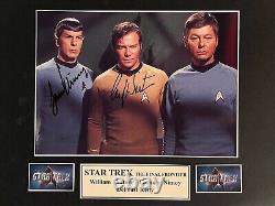 Photo signée par le casting de Star Trek autographiée 8x10 pouces