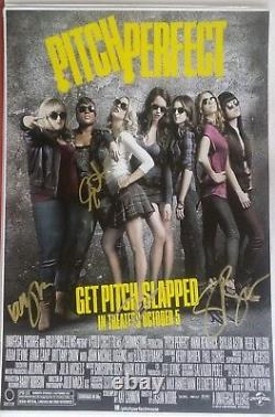 Pitch Perfect Signé Cast Movie Poster 12x18 Anna Kendrick 5 Auto La Photo Proof
