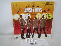 Programme et affiche signés par la distribution de la comédie musicale Jersey Boys de 2008, 14x Paris Las Vegas