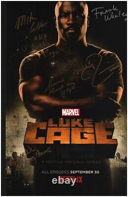 RARE! Photo couleur signée par le casting de Luke Cage, Mike Coulter (+4), avec certificat d'authenticité