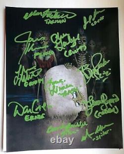 Return Of The Living Dead Photo Cast Signé Par Le Cast James Karen Plus Auto