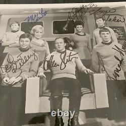 Star Trek Original photo signée par le casting complet de huit membres avec COA