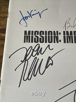 Tom Cruise et certains membres de la distribution ont signé le manuel de production de Mission Impossible COA RARE.