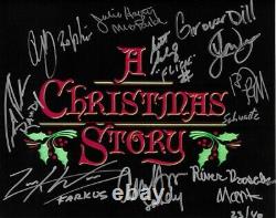 Une histoire de Noël - Distribution signée 9 signatures LE #23/40 Nouvelle photo de film 8x10 PSA #AH03992