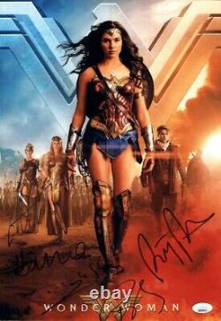 Wonder Woman Cast Signé Autographié 11x16 Photo Gal Gadot Jenkins Jsa Bb59844